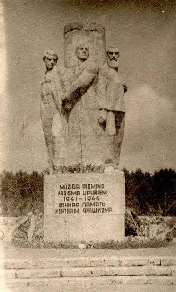 Memorial to Fascist Victims at Pogulanka Forest - 1960